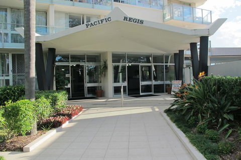 Pacific Regis Beachfront Holiday Apartments - Newcastle Accommodation 10