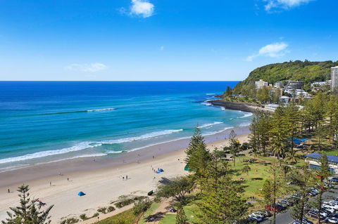 Pacific Regis Beachfront Holiday Apartments - Newcastle Accommodation 0