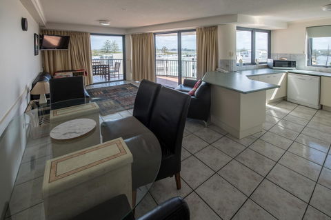 Centrepoint Apartments Caloundra - New Castle Tourism 38