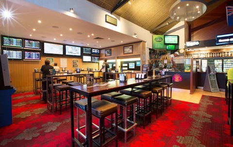 Glenmore Tavern - New Castle Tourism 8