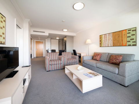 Oaks Brisbane Mews Suites - New Castle Tourism 12