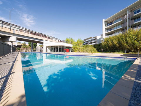 Oaks Brisbane Mews Suites - New Castle Tourism 5