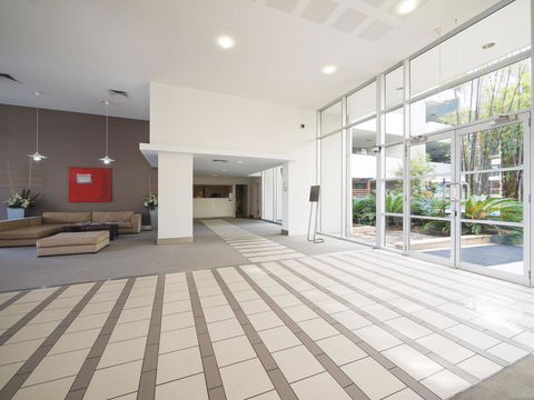 Oaks Brisbane Mews Suites - New Castle Tourism 11