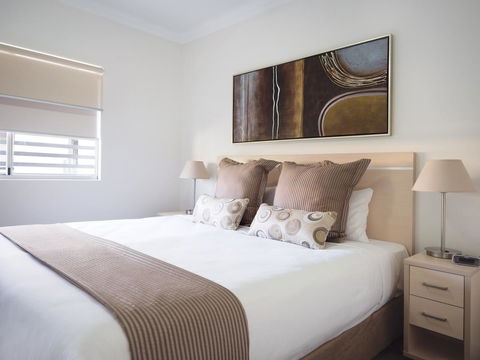 Oaks Brisbane Mews Suites - New Castle Tourism 7