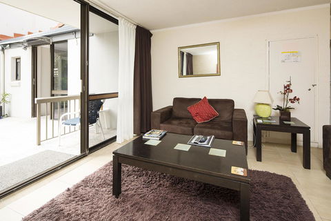 Burleigh Palms Holiday Apartments - Newcastle Accommodation 33