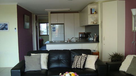 Burleigh Palms Holiday Apartments - Newcastle Accommodation 39