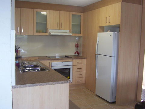 Burleigh Palms Holiday Apartments - Newcastle Accommodation 20