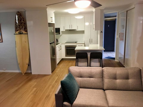 Burleigh Palms Holiday Apartments - Newcastle Accommodation 9