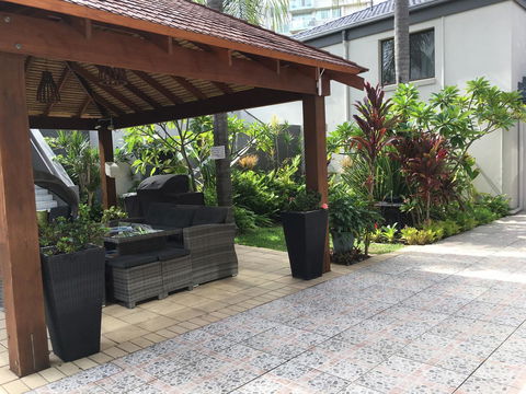 Burleigh Palms Holiday Apartments - Newcastle Accommodation 16