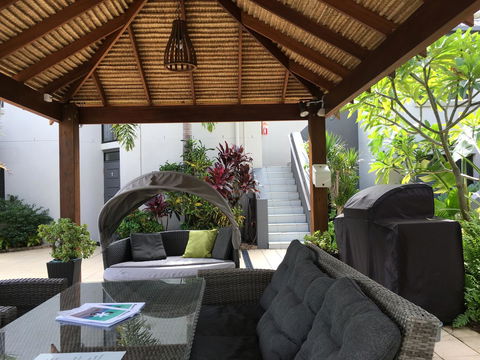 Burleigh Palms Holiday Apartments - Newcastle Accommodation 4