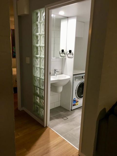 Burleigh Palms Holiday Apartments - Newcastle Accommodation 8