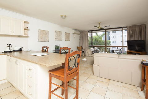 Burleigh Palms Holiday Apartments - Newcastle Accommodation 31