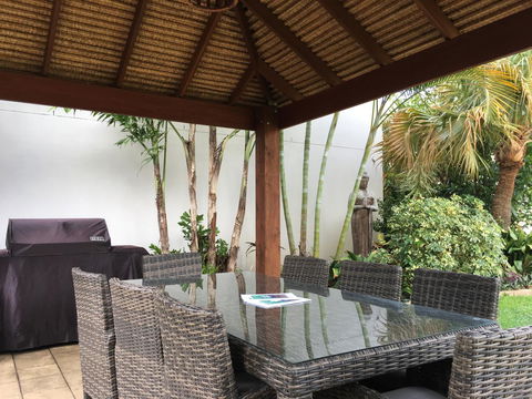 Burleigh Palms Holiday Apartments - Newcastle Accommodation 23