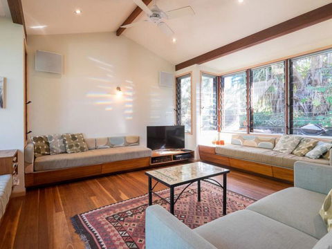 Laguna House - New Castle Tourism 4