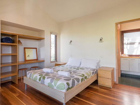 Laguna House - New Castle Tourism 6