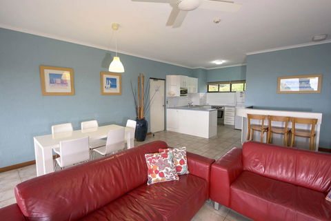 Anchorage On Straddie - New Castle Tourism 9