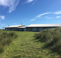 Turnstone Beach House - Newcastle Accommodation