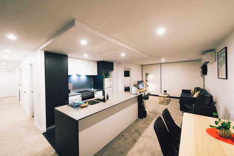 Mid Night Apartment Canberra City Onsite Parking - Newcastle Accommodation 1