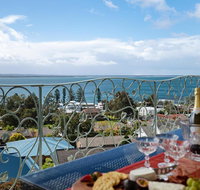 'Baylife Villa' 4a Warruga St - Large home with WIFI Netflix Aircon Linen  Spectacular Views - Newcastle Accommodation