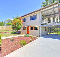 'Beach Break 2' 2/10 Lionel St - downstairs unit with Aircon - Newcastle Accommodation