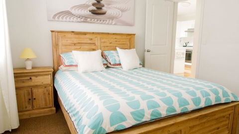 'RIVERSIDE RETREAT' 544 Ocean Drive, North Haven - Newcastle Accommodation 1