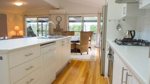 'RIVERSIDE RETREAT' 544 Ocean Drive, North Haven - Newcastle Accommodation 2