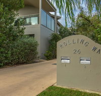 'Rolling Waves 2' on Ocean Drive - Newcastle Accommodation