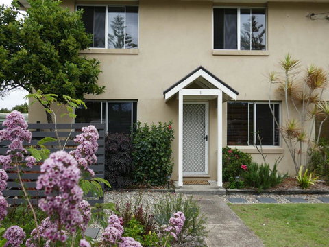 'Sandy Bottoms' With WiFi Just Moments From Beach - New Castle Tourism 0