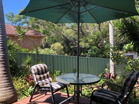 'Sandy Palms' 28 Moorooba Cr - Beautiful Home With Wifi, Air-con And Boat Parking - New Castle Tourism 3