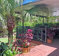 'Sandy Palms' 28 Moorooba Cr - Beautiful Home with Wifi Air-con and Boat Parking - New Castle Tourism