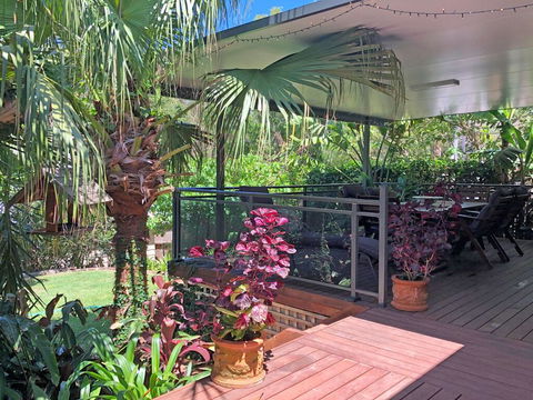 'Sandy Palms' 28 Moorooba Cr - Beautiful Home With Wifi, Air-con And Boat Parking - New Castle Tourism 0