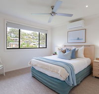 'Sandy Point Haven' 21a Sandy Point Rd - Stylish Haven with WIFI Air conditioning  Water views - Newcastle Accommodation