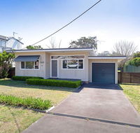 'Shoalz' 28 Rigney Street - Renovated Pet Friendly Cottage  Boat Parking - Newcastle Accommodation