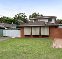 'Willows At The Bay' 111 Horace St - Large House with Aircon WIFI and Boat Parking. - Newcastle Accommodation