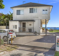'Yacaaba' Beautiful Waterfront Location - Newcastle Accommodation