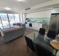 just listed Bolton St 1br 350m walk to Newcastle beach  Wifi end Eand - Newcastle Accommodation