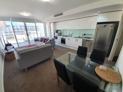 (just listed) Bolton St 1br 350m walk to Newcastle beach +++ Wifi end Eand