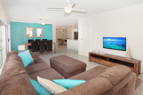 1/882 David Low Way Marcoola - 500 Bond, Linen Included, Pet Friendly - Newcastle Accommodation 3