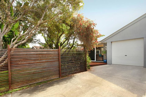1/882 David Low Way Marcoola - 500 Bond, Linen Included, Pet Friendly - Newcastle Accommodation 0