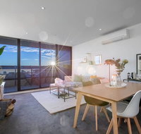 107 Light Filled Cozy Apt in the Heart of St Kilda - Newcastle Accommodation