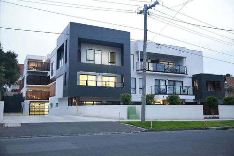 136, Light-filled Homely Box Hill Apt, 2Bed2BathFreeParking - New Castle Tourism 0