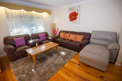 14 Bunker Crescent - New Castle Tourism 0