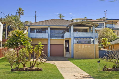 143 Matthew Flinders Drive, Port Macquarie - New Castle Tourism 1