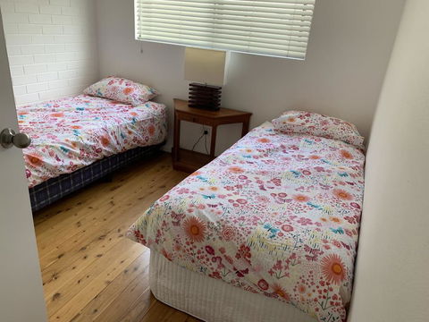 2 Bed Bar Beach Apartment - Stroll To Beach & Cafes, Supermarket Apartment 6 - New Castle Tourism 2