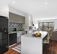 2 Bedroom Townhouse - Family  Corporate Bookings Only - New Castle Tourism