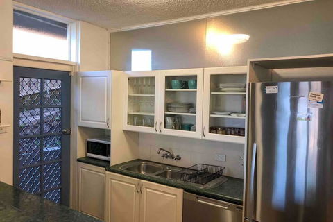 2 Bedroom, SHORT Walk To CBD,BEACH And DARBY ST - New Castle Tourism 2