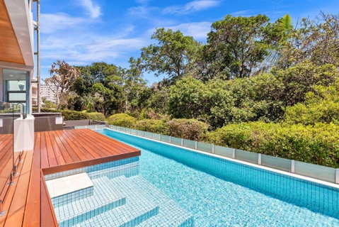 BEACH01- Mooloolaba Beachfront Apartment With Private Pool - Newcastle Accommodation 2