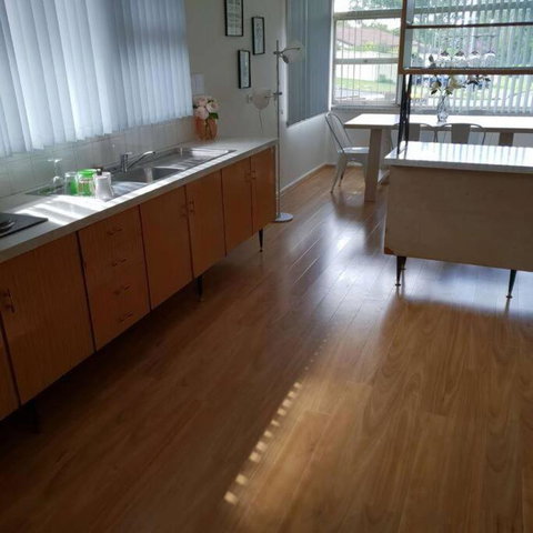 CAMPBELLTOWN HOLIDAY HOME 3 BED + FREE PARKING NCA039 - Newcastle Accommodation 2