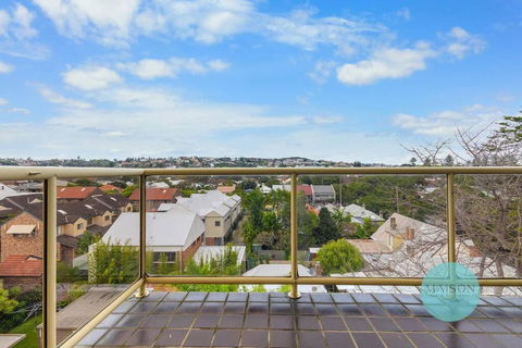 Central Cooks Hill Apartment - Newcastle Accommodation 2