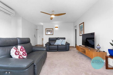 Central Cooks Hill Apartment - Newcastle Accommodation 4